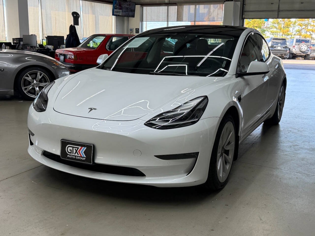 Used 2022 Tesla Model 3 Long Range AWD/4WD image 5