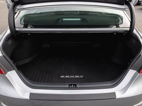 Certified 2020 Toyota Camry SE FWD image 8