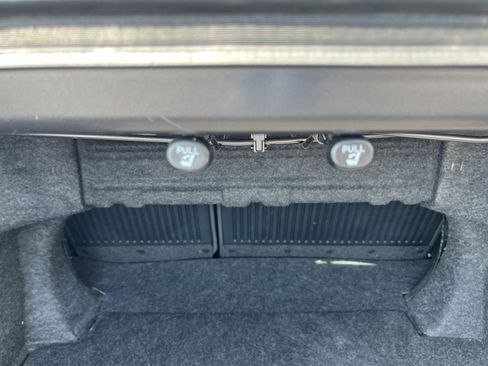 Used 2014 Toyota Camry SE w/ Moonroof Package image 30