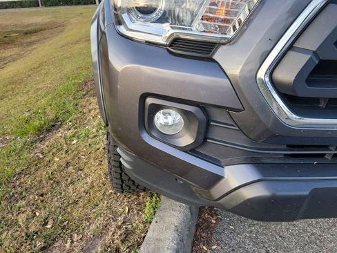 Used 2021 Toyota Tacoma SR5 image 7