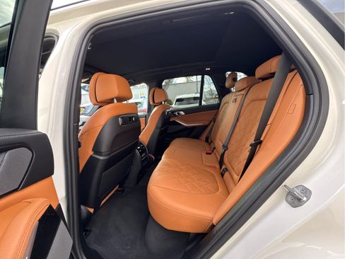 Used 2024 BMW X5 xDrive40i w/ M Sport Package AWD/4WD image 14