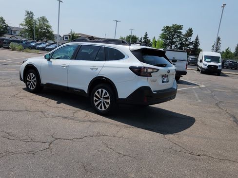 Used 2021 Subaru Outback Premium AWD/4WD image 5
