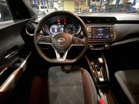 Used 2020 Nissan Kicks SR image 5
