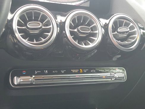 Used 2022 Mercedes-Benz GLA 250 w/ Premium Package Lite image 32