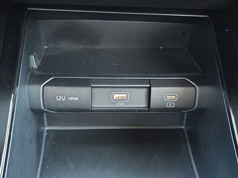 Used 2025 Kia Telluride LX FWD image 25