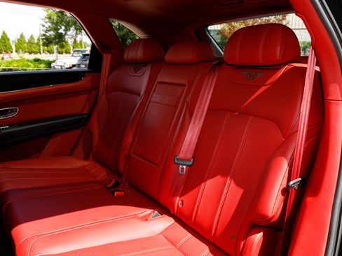 Certified 2020 Bentley Bentayga image 26