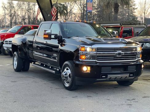 Used 2017 Chevrolet Silverado 3500 High Country w/ Duramax Plus Package AWD/4WD image 84