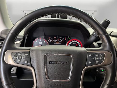 Used 2015 GMC Yukon Denali w/ Open Road Package AWD/4WD image 19
