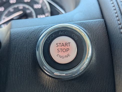 Used 2017 Nissan Armada SV image 19