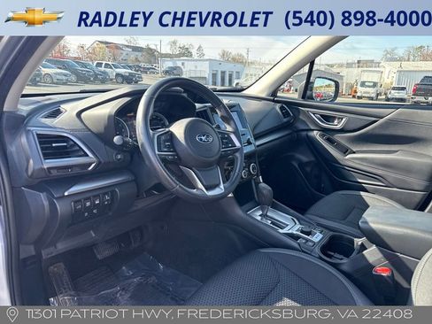 Used 2023 Subaru Forester Premium image 4