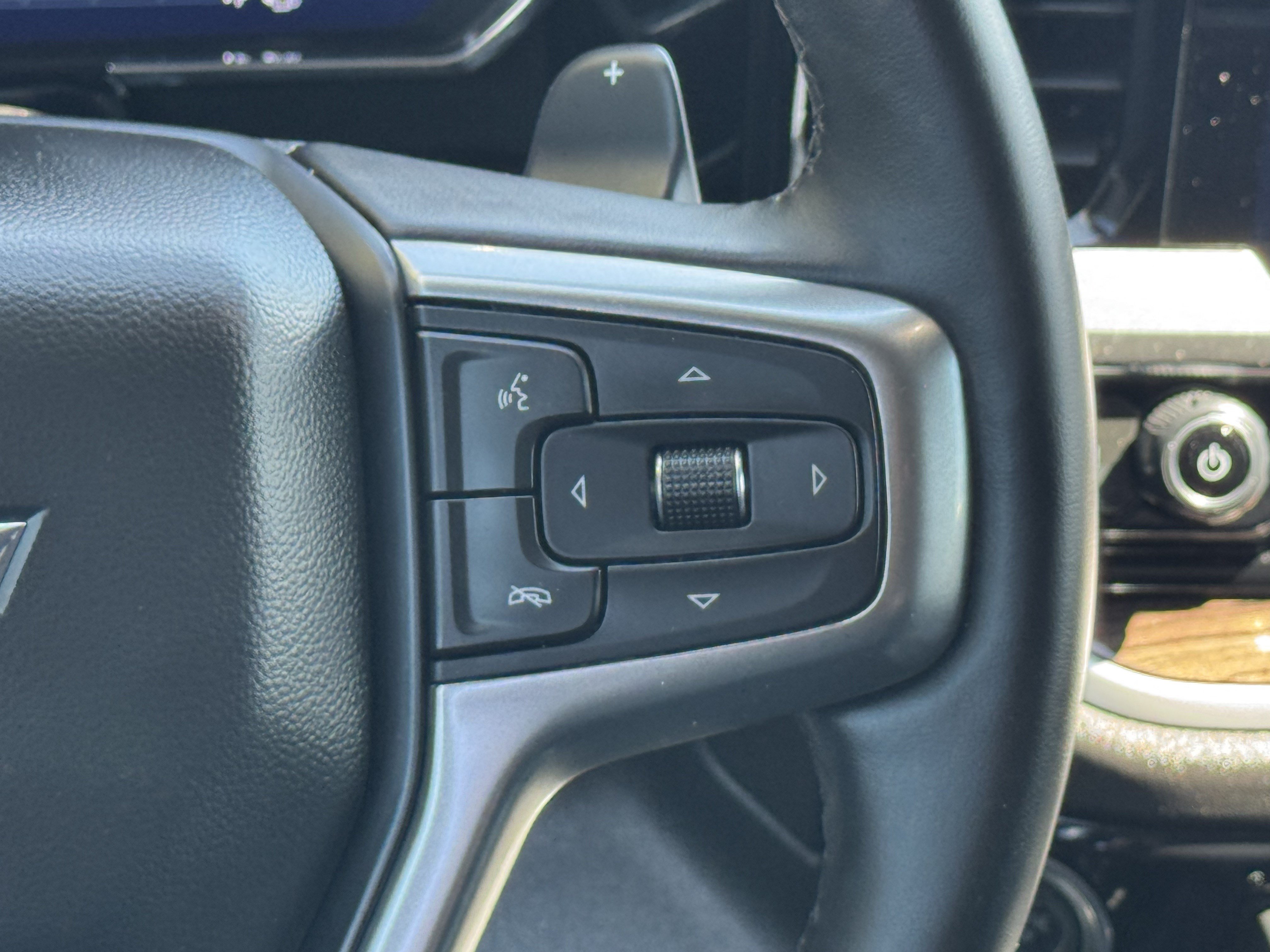 Used 2025 Chevrolet Silverado 1500 LT w/ Texas Edition Plus RWD image 13