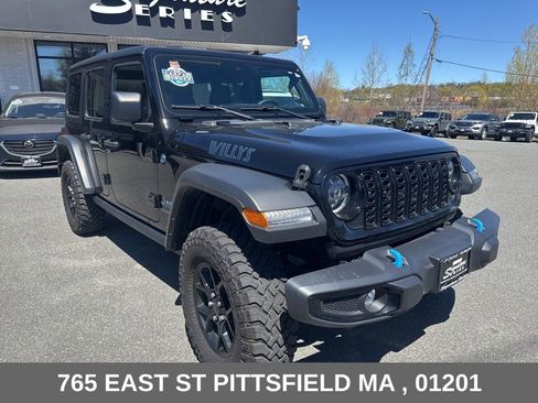 Used 2024 Jeep Wrangler Unlimited AWD/4WD image 10