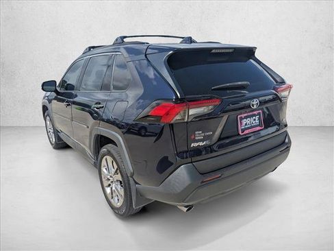 Used 2021 Toyota RAV4 XLE Premium FWD image 8