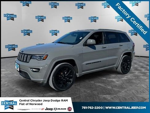 Certified 2022 Jeep Grand Cherokee Laredo X image 1