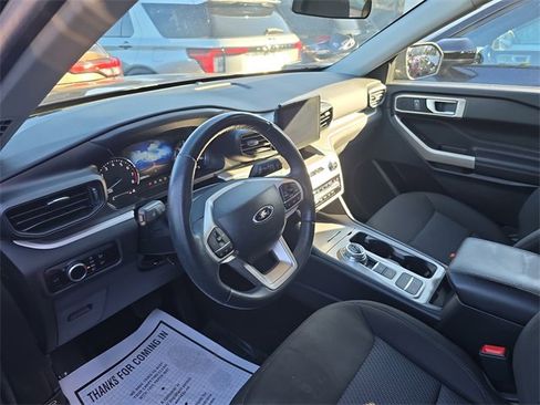 Used 2023 Ford Explorer XLT image 17
