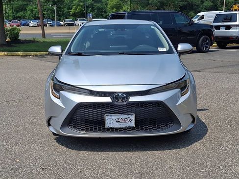 Used 2022 Toyota Corolla LE FWD image 3
