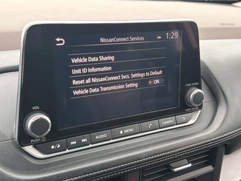 Used 2023 Nissan Rogue SV image 8