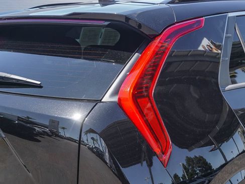 Certified 2023 Kia Niro Wave FWD image 8