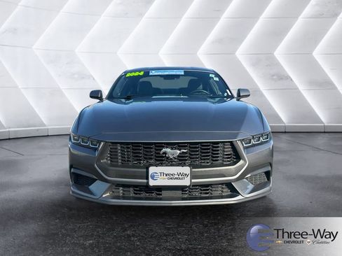 Used 2024 Ford Mustang EcoBoost image 8