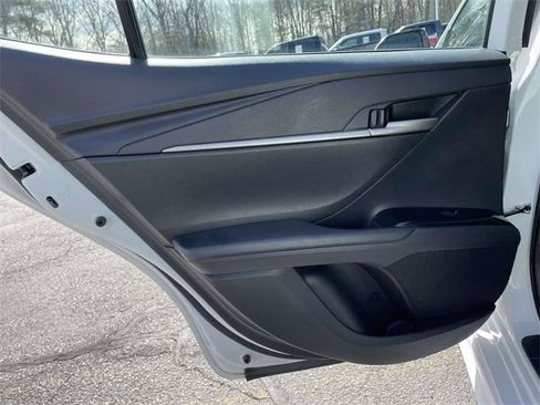 Used 2025 Toyota Camry SE image 15