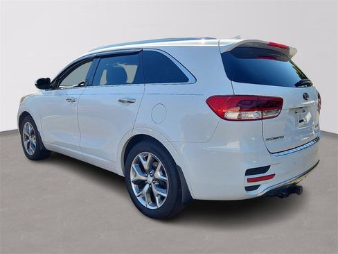 Used 2016 Kia Sorento SX image 4
