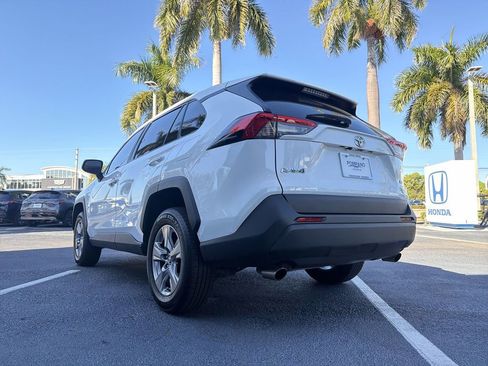 Used 2022 Toyota RAV4 XLE w/ Convenience Package image 19