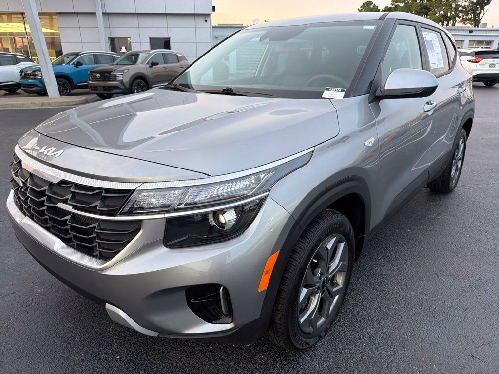 Used 2026 Kia Seltos LX AWD/4WD image 9