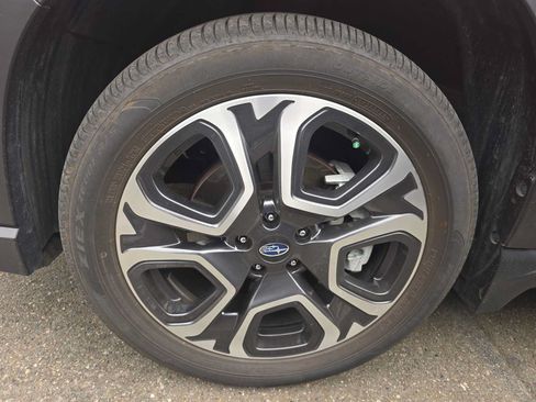Used 2024 Subaru Ascent Touring AWD/4WD image 4