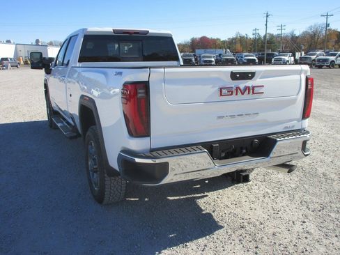 New 2026 GMC Sierra 3500 SLT w/ SLT Premium Package image 9