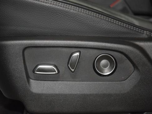 Used 2024 GMC Yukon XL Denali AWD/4WD image 42