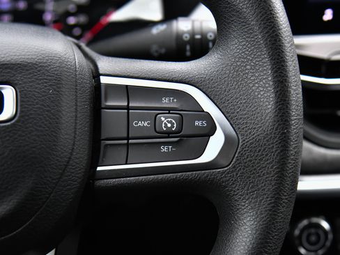 Used 2023 Jeep Compass Sport image 32