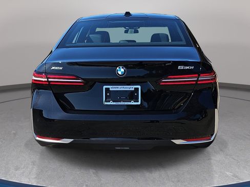 New 2026 BMW 530i xDrive w/ Premium Package AWD/4WD image 6