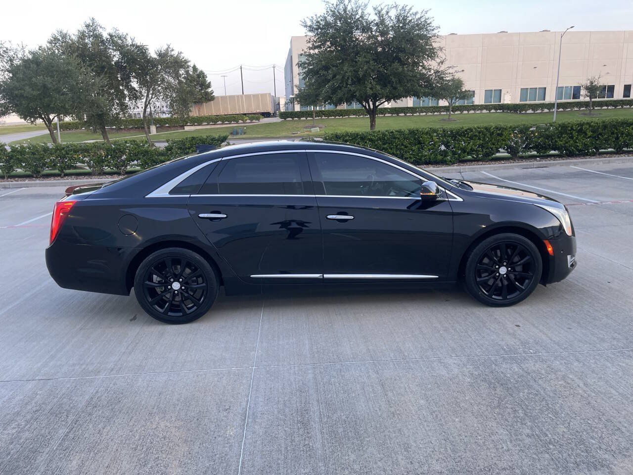 Used 2016 Cadillac XTS Luxury w/ Driver Awareness Package FWD image 9