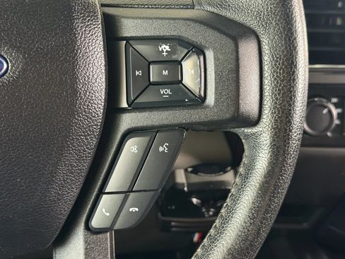Used 2015 Ford F150 XLT AWD/4WD image 31