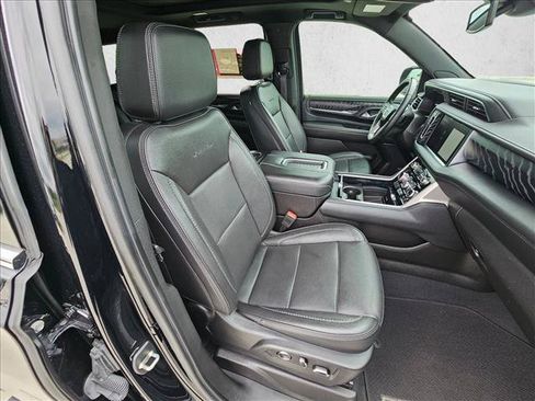 Used 2023 GMC Yukon Denali RWD image 19