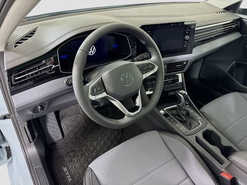 New 2026 Volkswagen Jetta SE image 9