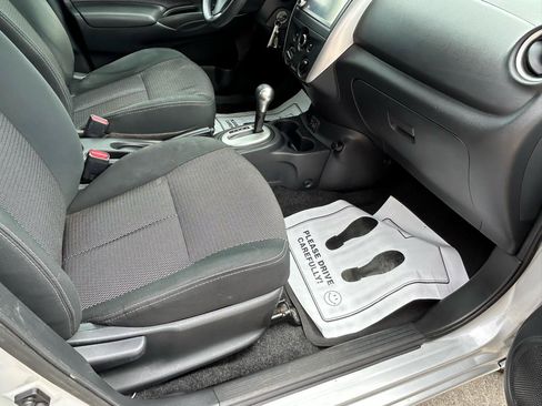 Used 2019 Nissan Versa SV FWD image 12