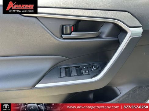 Certified 2025 Toyota RAV4 LE AWD/4WD image 21