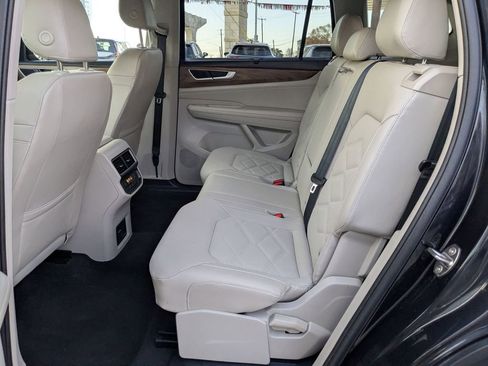 Used 2025 Volkswagen Atlas SE image 26