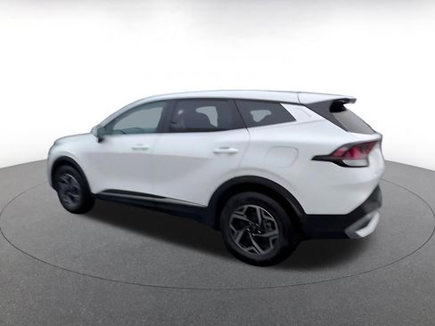 Used 2025 Kia Sportage LX image 10