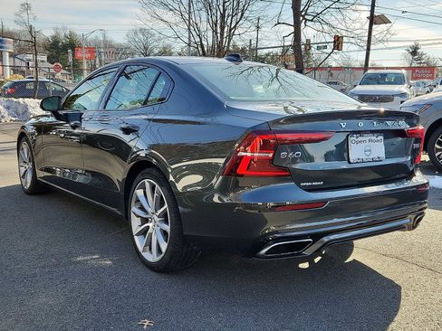 Certified 2021 Volvo S60 T5 Momentum w/ Protection Package Premier image 4