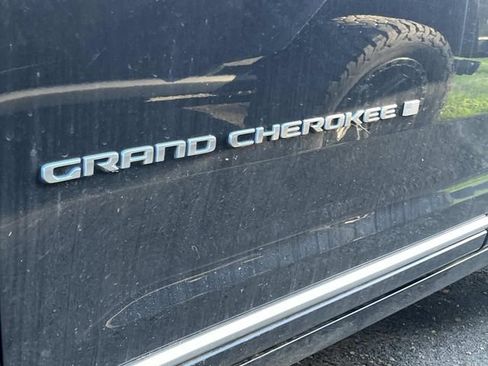 Used 2022 Jeep Grand Cherokee Summit AWD/4WD image 11