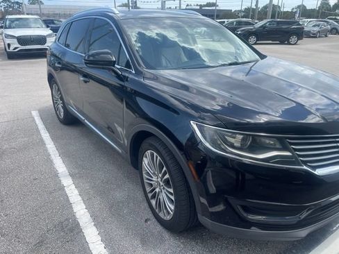 Used 2017 Lincoln MKX Reserve FWD image 2