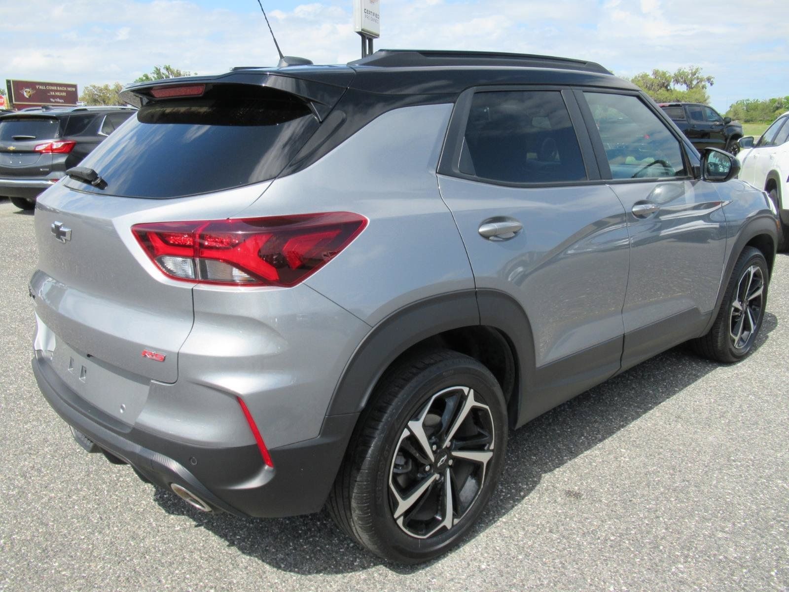 Used 2023 Chevrolet TrailBlazer RS w/ Sun and Liftgate Package AWD/4WD image 7