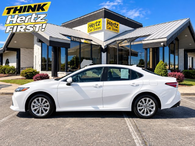 Used 2025 Toyota Camry LE FWD image 1