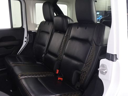 Used 2023 Jeep Wrangler Unlimited Sahara AWD/4WD image 29