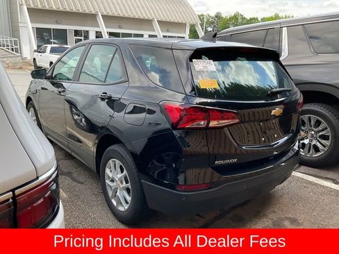 Used 2024 Chevrolet Equinox LS w/ Driver Confidence II Package FWD image 4
