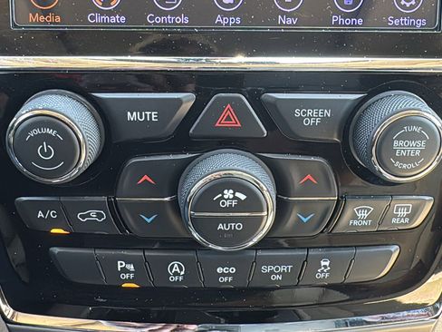 Used 2020 Jeep Grand Cherokee Limited w/ Luxury Group II image 20