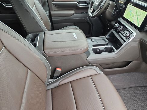 New 2026 GMC Sierra 3500 Denali w/ Denali Reserve Package image 10