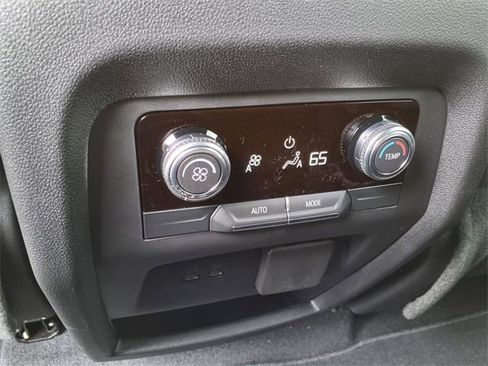 New 2026 GMC Acadia Elevation image 11